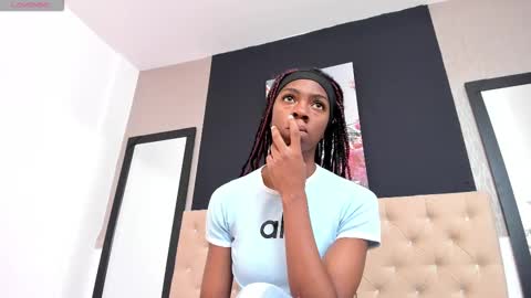 Snapshot of shanelle__ chatting on February 2025 02:13:02 PM S H A N E L L E online show from February 2025 02:13:02 PM