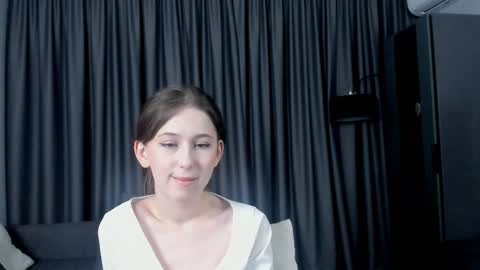 Snapshot of shanellwreath chatting on December 2025 05:09:01 PM me name is Mia online show from December 2025 05:09:01 PM