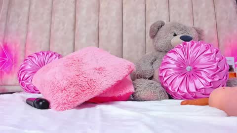 Shanel online show from December 2024 04:20:01 PM