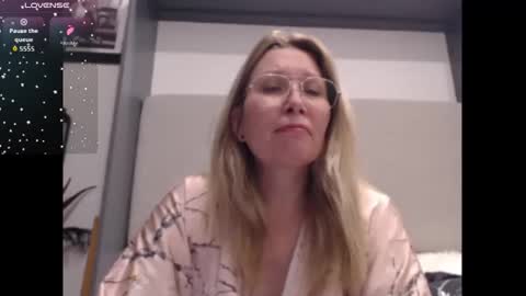 Shannon07 online show from November 2025 01:37:01 AM