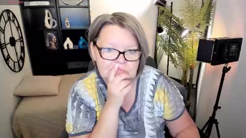 Shannon online show from July 2026 05:11:01 AM