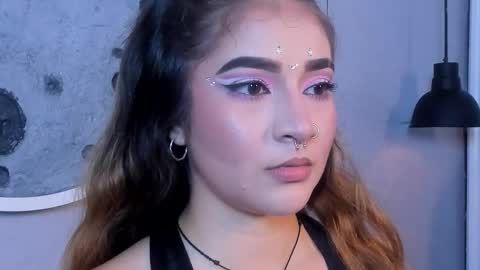 Shanntal  online show from November 2025 07:24:01 PM