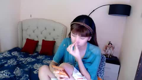 SHANTA FOX  s online show from June 2026 12:32:02 AM