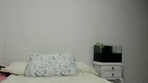 Snapshot of shantalkimberly chatting on September 2025 01:05:02 PM maria online show from September 2025 01:05:02 PM