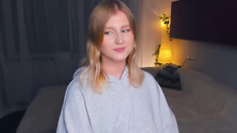 Snapshot of shantiyagin chatting on October 2025 09:16:02 PM Polly online show from October 2025 09:16:02 PM