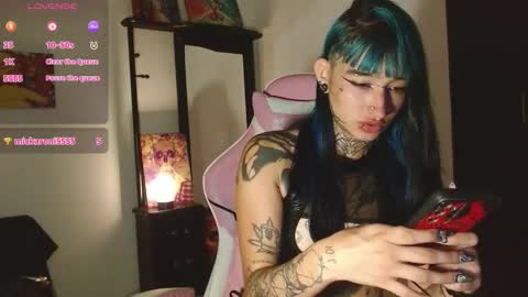 Snapshot of sharaross1 chatting on September 2025 05:07:02 AM sharaross1 online show from September 2025 05:07:02 AM