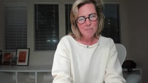 Snapshot of sharkrescue chatting on February 2025 12:30:01 AM Sharkgirl online show from February 2025 12:30:01 AM