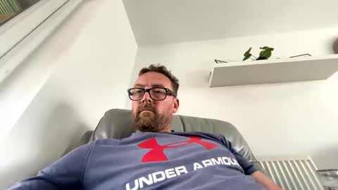 Sharksboy online show from September 2025 10:59:01 AM