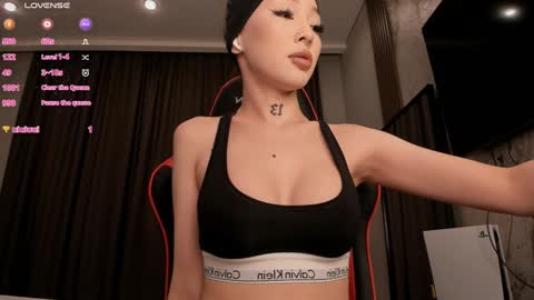 Sharlin  online show from February 2025 01:00:02 AM