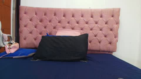 Sharlott online show from January 2025 11:58:02 AM