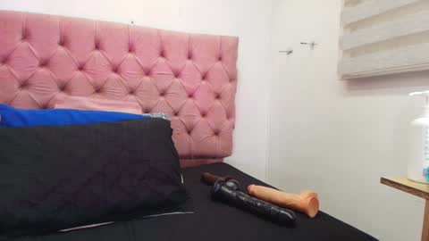 Sharlott online show from January 2025 11:56:02 AM