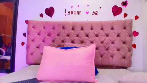 Sharlott online show from February 2025 11:52:01 AM