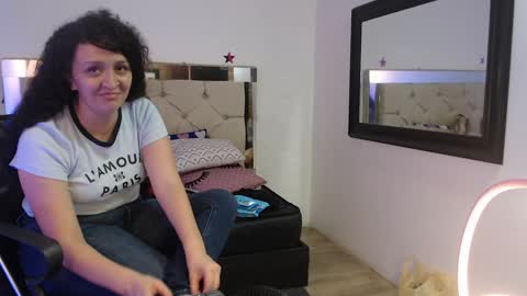 Sara online show from January 2025 08:27:01 PM