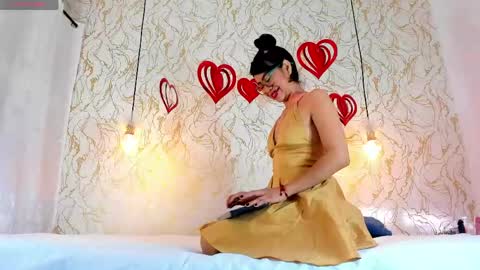 Snapshot of sharon_leather chatting on April 2026 12:31:01 PM sharon_leather online show from April 2026 12:31:01 PM