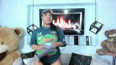 Sharon Noa online show from April 2026 02:11:02 PM