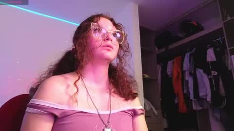 Snapshot of sharonblack_ chatting on April 2026 01:16:02 AM kitsune online show from April 2026 01:16:02 AM