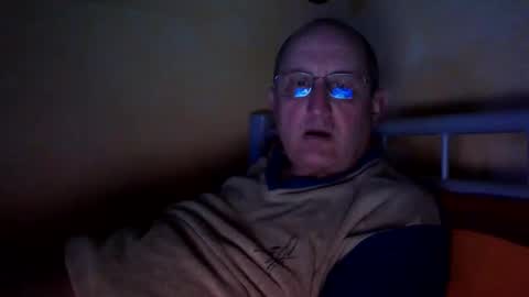 Snapshot of sharpshoder chatting on March 2025 09:40:02 PM Peter online show from March 2025 09:40:02 PM