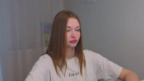 Snapshot of sharrimalagisi chatting on October 2025 04:20:01 AM Miroslava online show from October 2025 04:20:01 AM