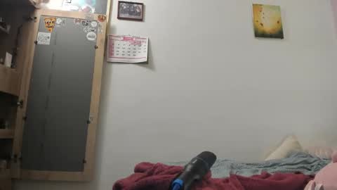 shauneefoxx_ online show from April 2026 12:13:01 PM