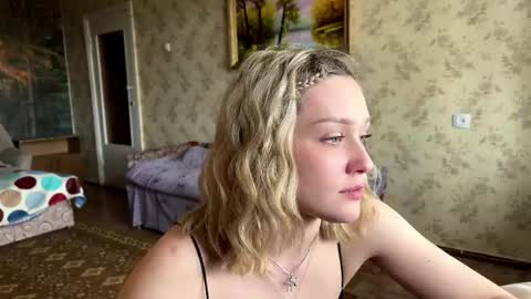 Snapshot of shawandamisemer chatting on May 2026 01:05:01 PM Lilith online show from May 2026 01:05:01 PM