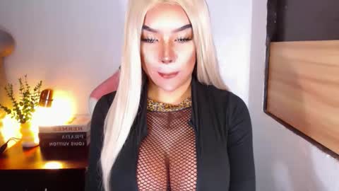 Snapshot of sheenafrost chatting on March 2026 06:59:02 PM sheenafrost online show from March 2026 06:59:02 PM