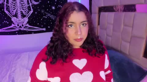 Snapshot of sheeylaroee chatting on December 2024 02:47:02 AM Heidy online show from December 2024 02:47:02 AM