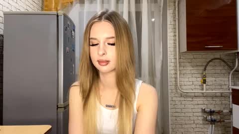 Jenny online show from October 2025 08:20:02 PM