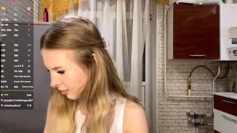 Jenny online show from October 2025 08:15:02 PM