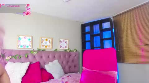 Snapshot of shelby_carson chatting on September 2025 01:25:02 PM Shelby cute online show from September 2025 01:25:02 PM