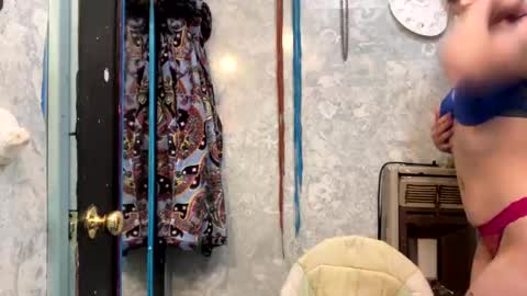 Snapshot of shelbybaby01 chatting on October 2025 06:54:01 AM Shelby holes online show from October 2025 06:54:01 AM