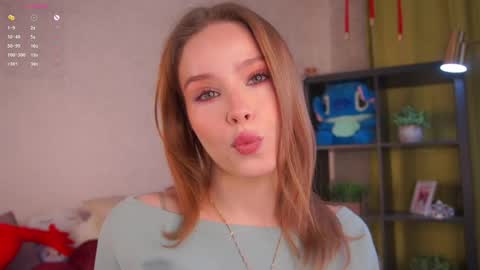 Snapshot of sheliamuyres chatting on April 2026 01:55:01 AM Lina online show from April 2026 01:55:01 AM