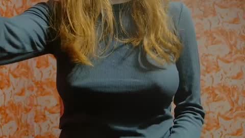 Snapshot of shelikessoymilk chatting on December 2024 08:55:02 PM Erika online show from December 2024 08:55:02 PM