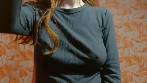 Snapshot of shelikessoymilk chatting on January 2025 03:00:02 AM Erika online show from January 2025 03:00:02 AM