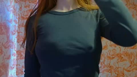 Snapshot of shelikessoymilk chatting on March 2025 09:42:02 PM Erika online show from March 2025 09:42:02 PM