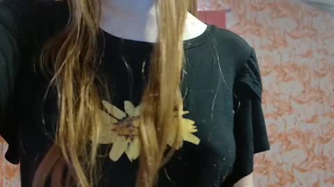 Snapshot of shelikessoymilk chatting on September 2025 07:14:02 PM Erika online show from September 2025 07:14:02 PM