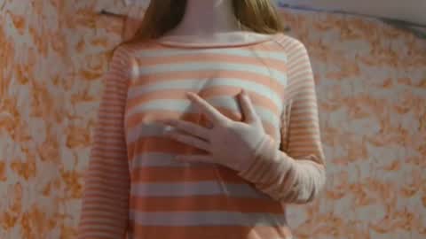 Snapshot of shelikessoymilk chatting on October 2025 06:58:02 PM Erika online show from October 2025 06:58:02 PM