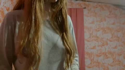 Snapshot of shelikessoymilk chatting on November 2025 10:45:02 PM Erika online show from November 2025 10:45:02 PM