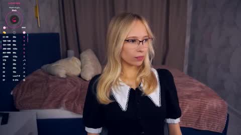 Snapshot of shelleybuss chatting on October 2025 03:32:01 PM Shelley night Tate day online show from October 2025 03:32:01 PM