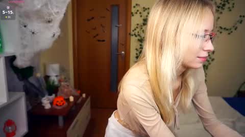 Snapshot of shelleybuss chatting on October 2025 07:14:02 PM Shelley night Tate day online show from October 2025 07:14:02 PM