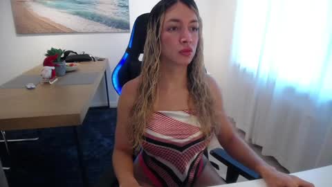 Shellsy H   online show from January 2025 10:46:01 AM