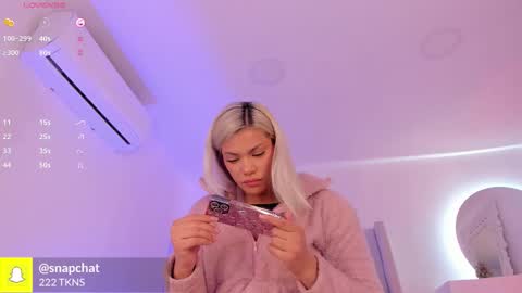 shelynna_azzul online show from October 2025 08:18:02 PM