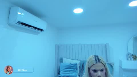 shelynna_azzul online show from February 2026 02:53:01 AM