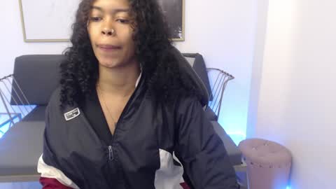 Snapshot of shenna_brunette_ chatting on December 2024 01:02:02 PM Shenna online show from December 2024 01:02:02 PM