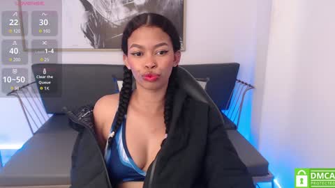 Snapshot of shenna_brunette_ chatting on January 2025 01:21:01 PM Shenna online show from January 2025 01:21:01 PM