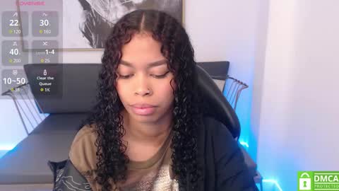 Snapshot of shenna_brunette_ chatting on February 2025 01:01:01 PM Shenna online show from February 2025 01:01:01 PM