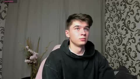 Snapshot of sherlockmax chatting on September 2025 04:19:02 PM Max online show from September 2025 04:19:02 PM