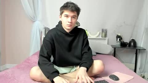 Snapshot of sherlockmax chatting on January 2026 05:42:01 AM Max online show from January 2026 05:42:01 AM