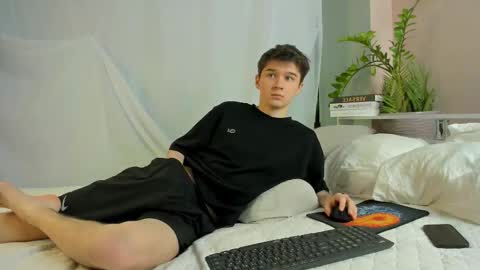 Snapshot of sherlockmax chatting on March 2026 08:04:01 PM Max online show from March 2026 08:04:01 PM