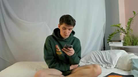 Snapshot of sherlockmax chatting on March 2026 06:47:02 PM Max online show from March 2026 06:47:02 PM