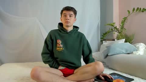 Snapshot of sherlockmax chatting on March 2026 06:40:01 PM Max online show from March 2026 06:40:01 PM